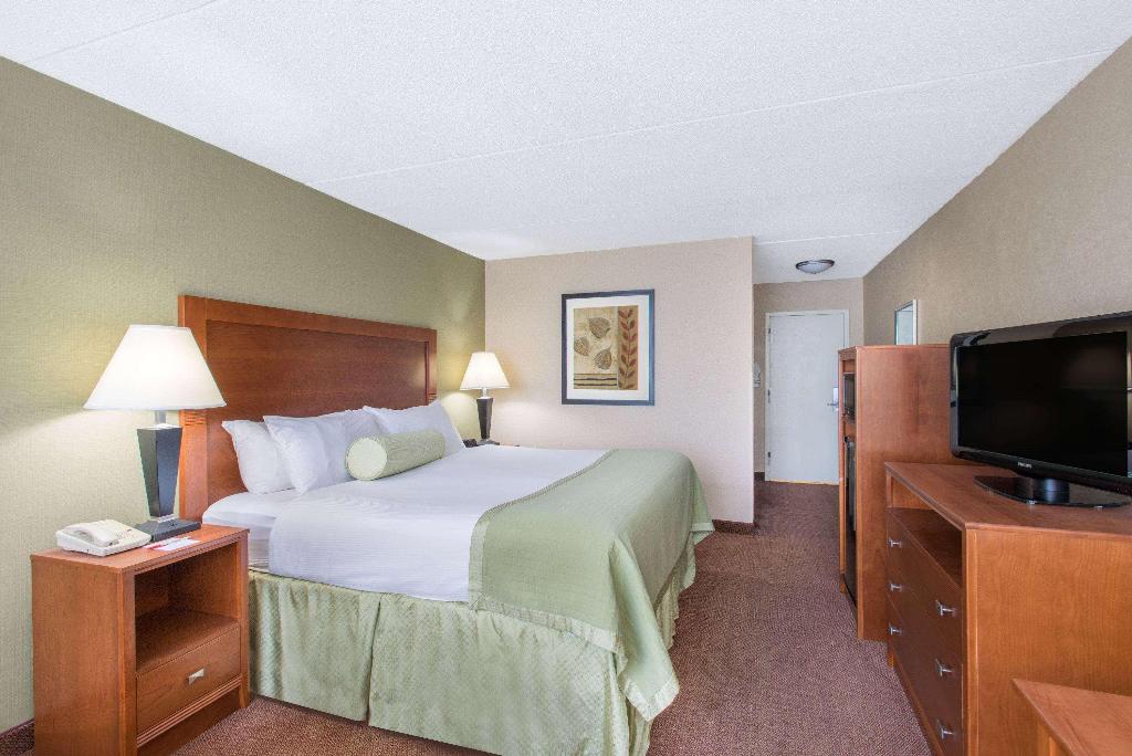 Hawthorn Extended Stay Ellsworth /Bar Harbor