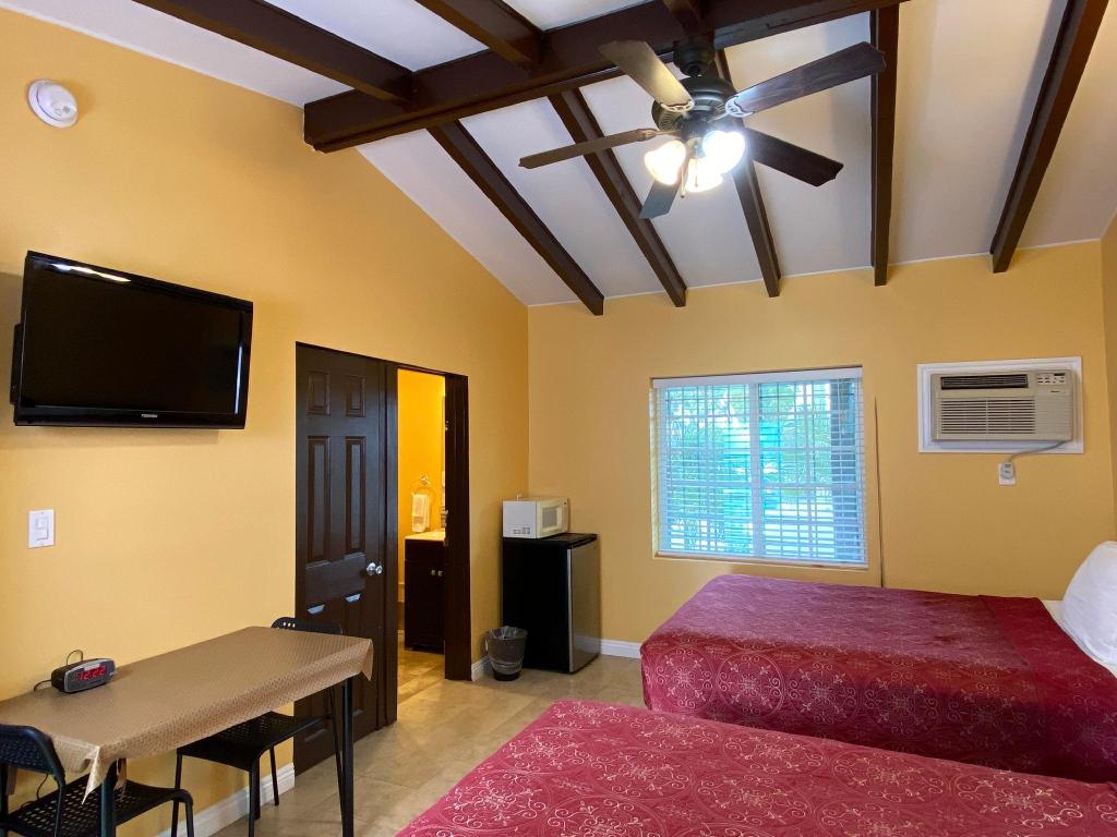 El Patio Inn