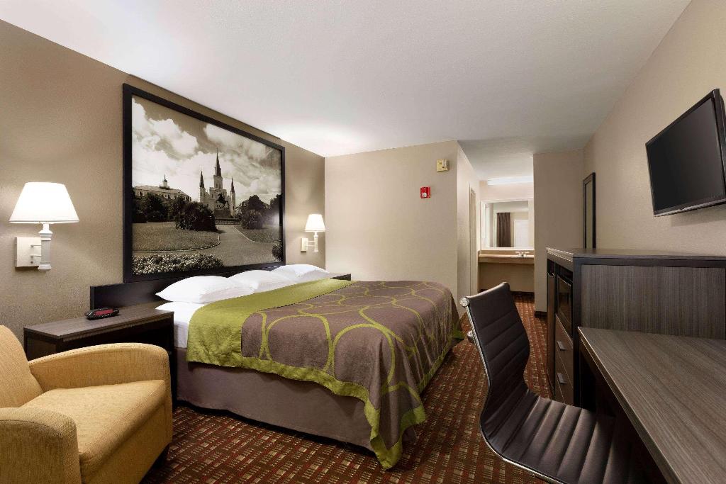 Super 8 by Wyndham Lake Charles Northeast