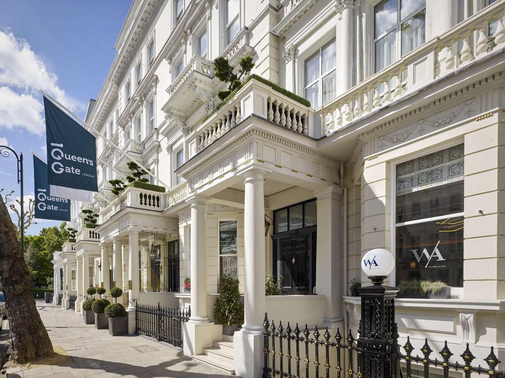 100 Queens Gate Hotel, Curio Collection by Hilton