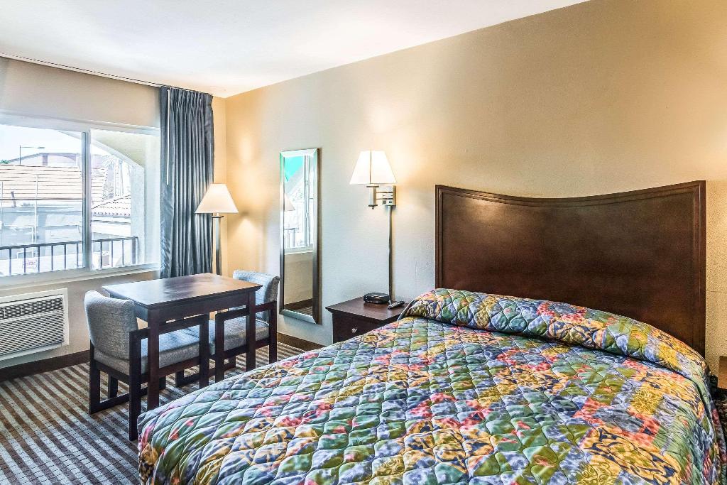 Rodeway Inn Regalodge