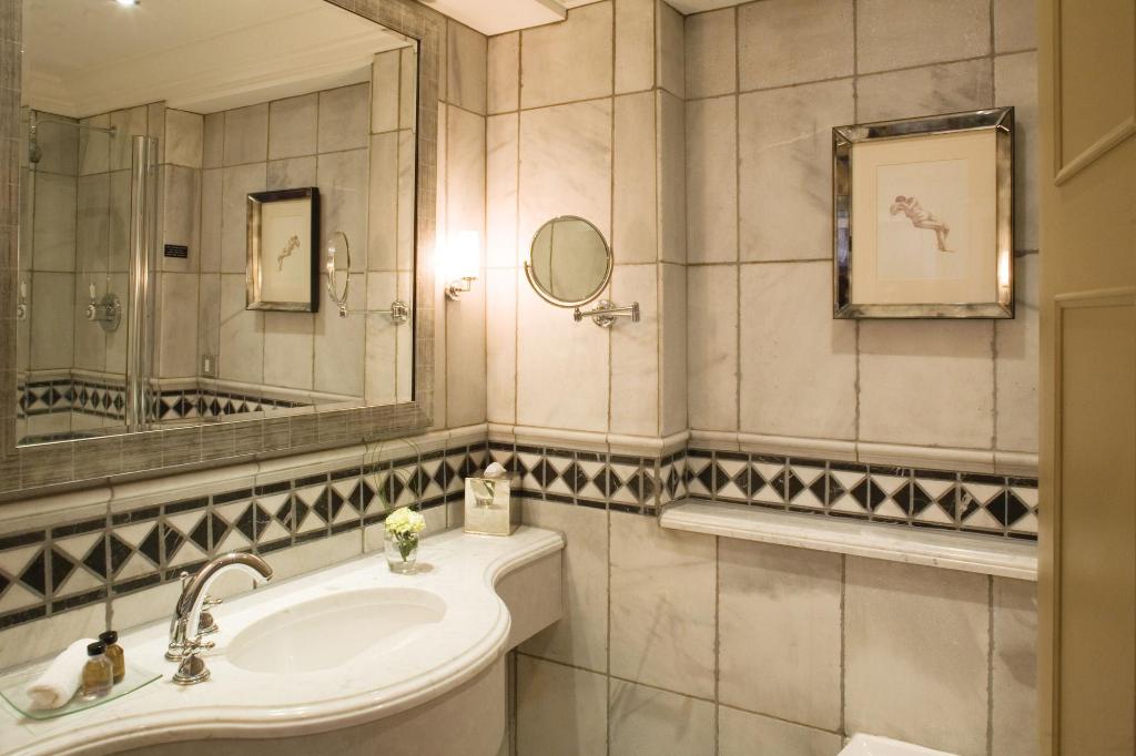 Wood Hall Hotel & Spa