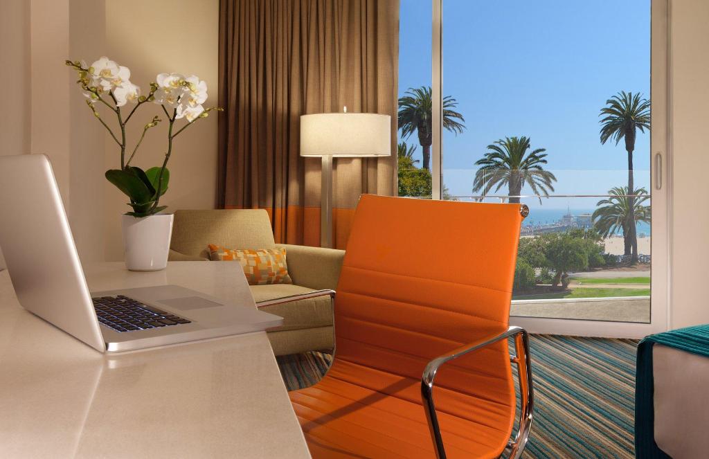 Shore Hotel