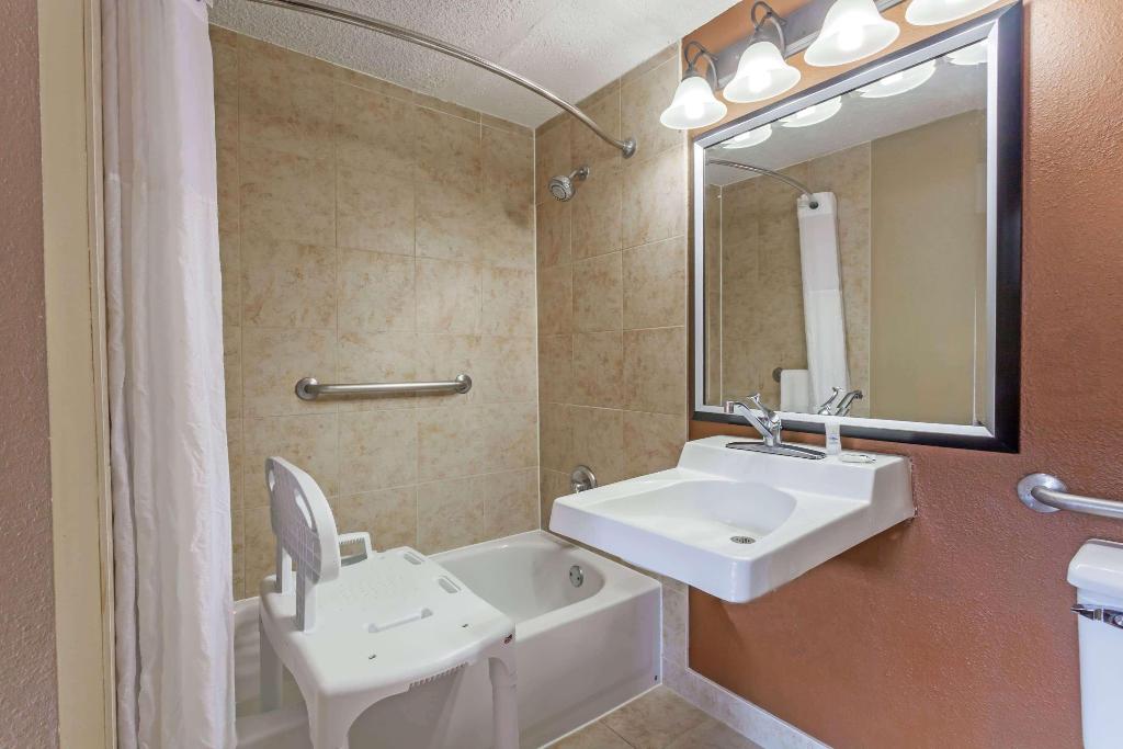 Microtel Inn & Suites by Wyndham Lexington