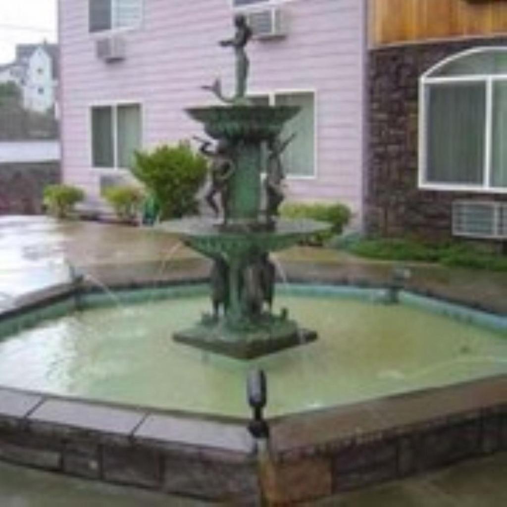 Palace Inn & Suites