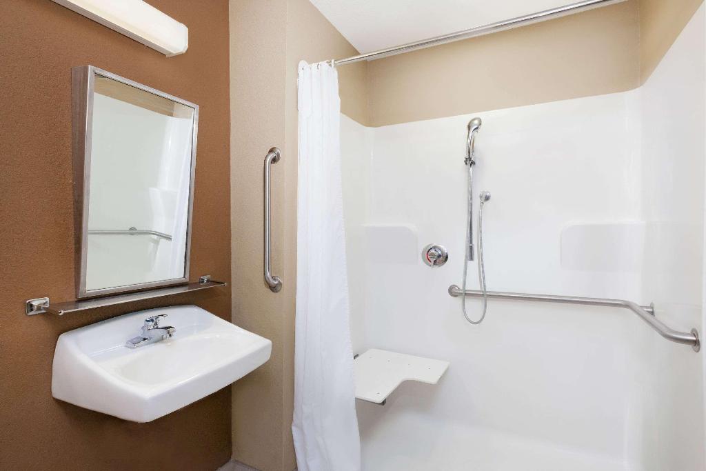 Microtel Inn & Suites By Wyndham Breaux Bridge