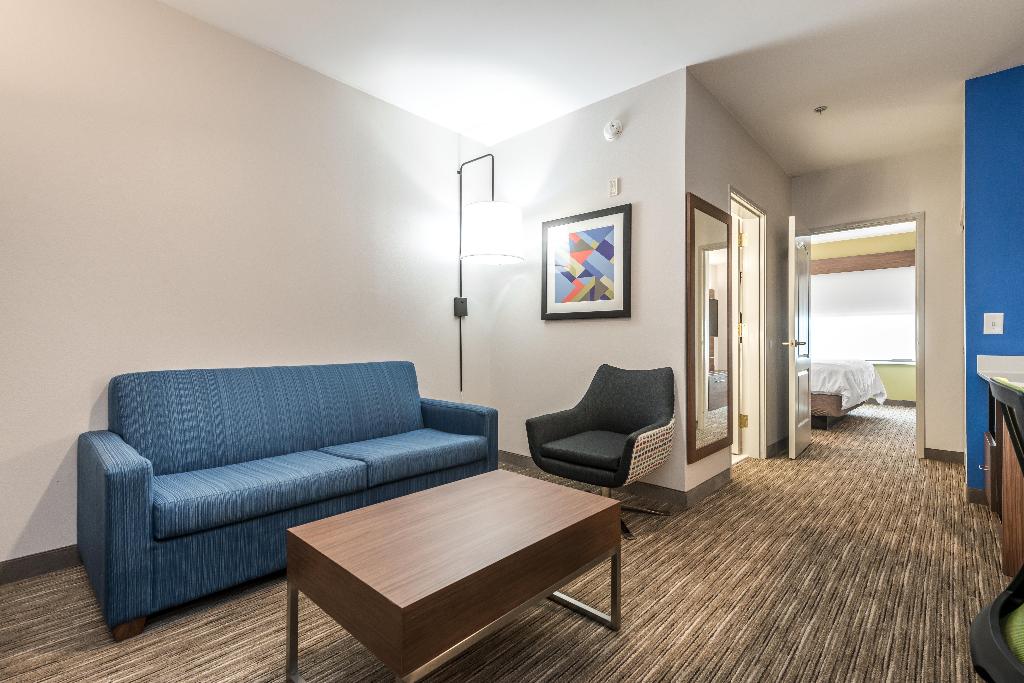 Holiday Inn Express & Suites LaGrange