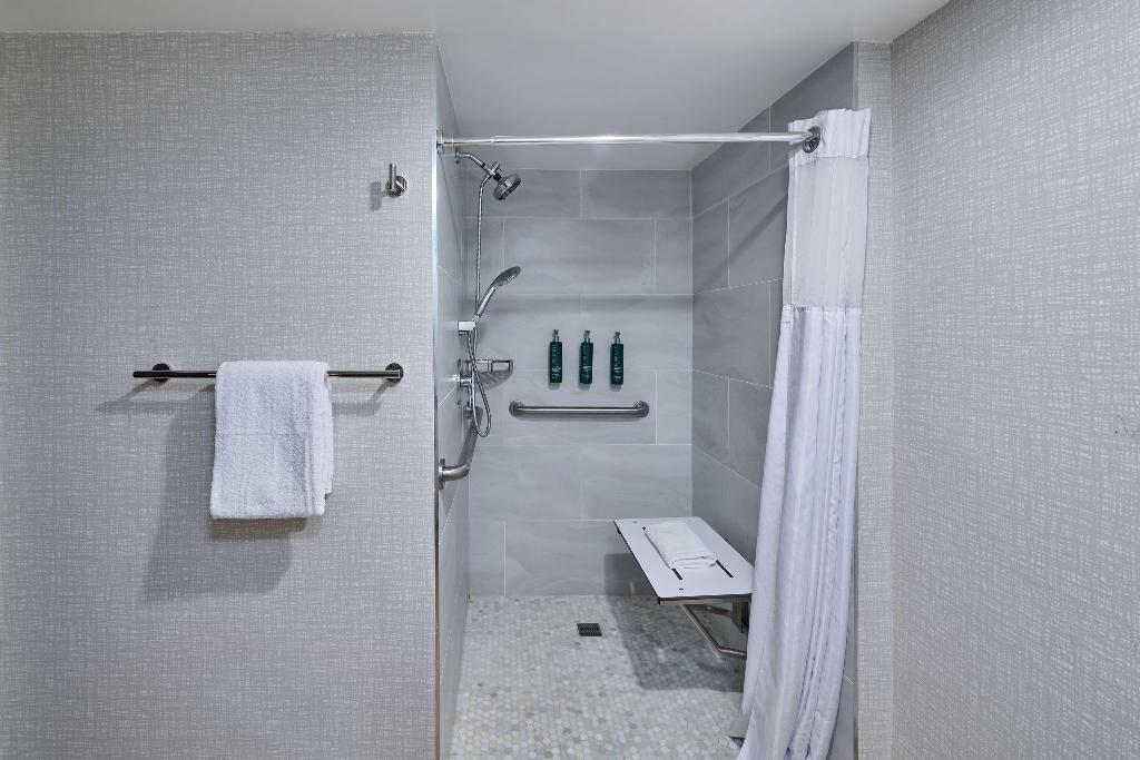 DoubleTree by Hilton Chatsworth