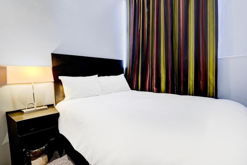 London Shelton Hotel - General view