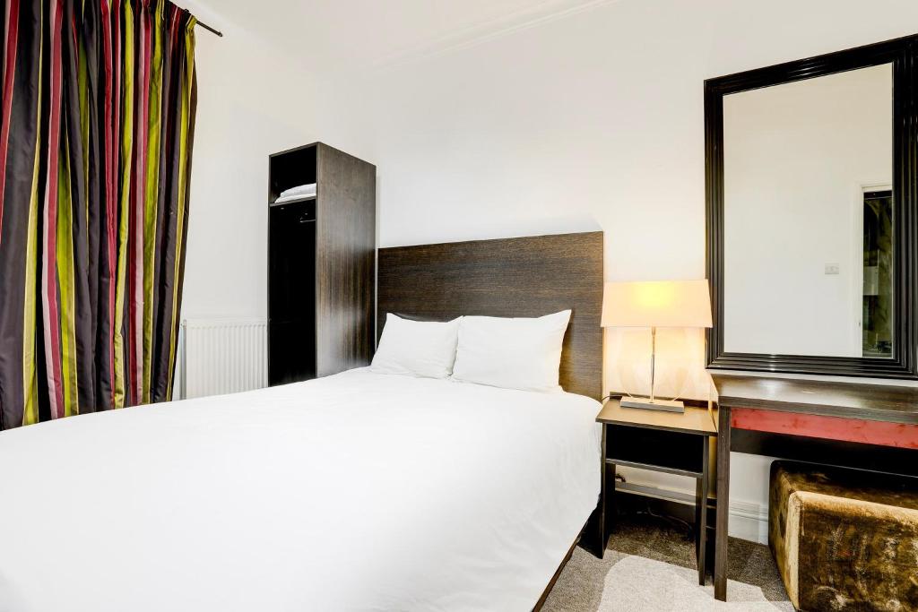 London Shelton Hotel - General view