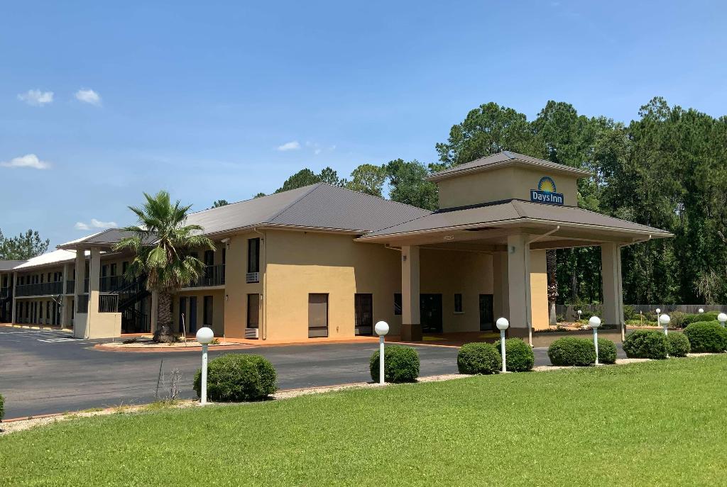 Days Inn By Wyndham Lake City I-10
