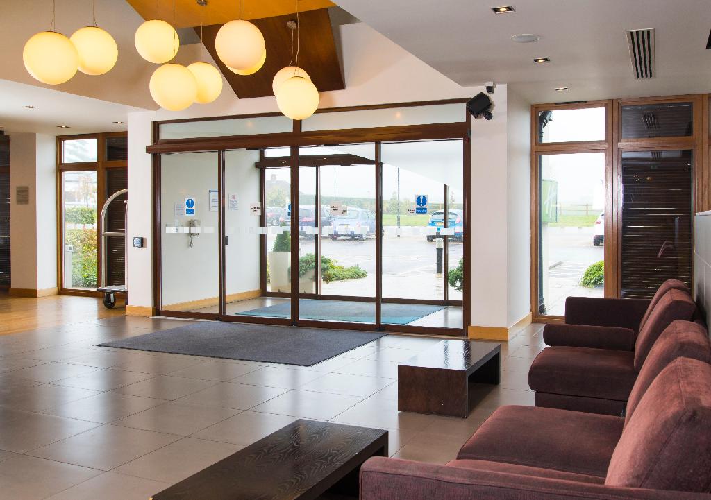 Holiday Inn Express London-Epsom Downs