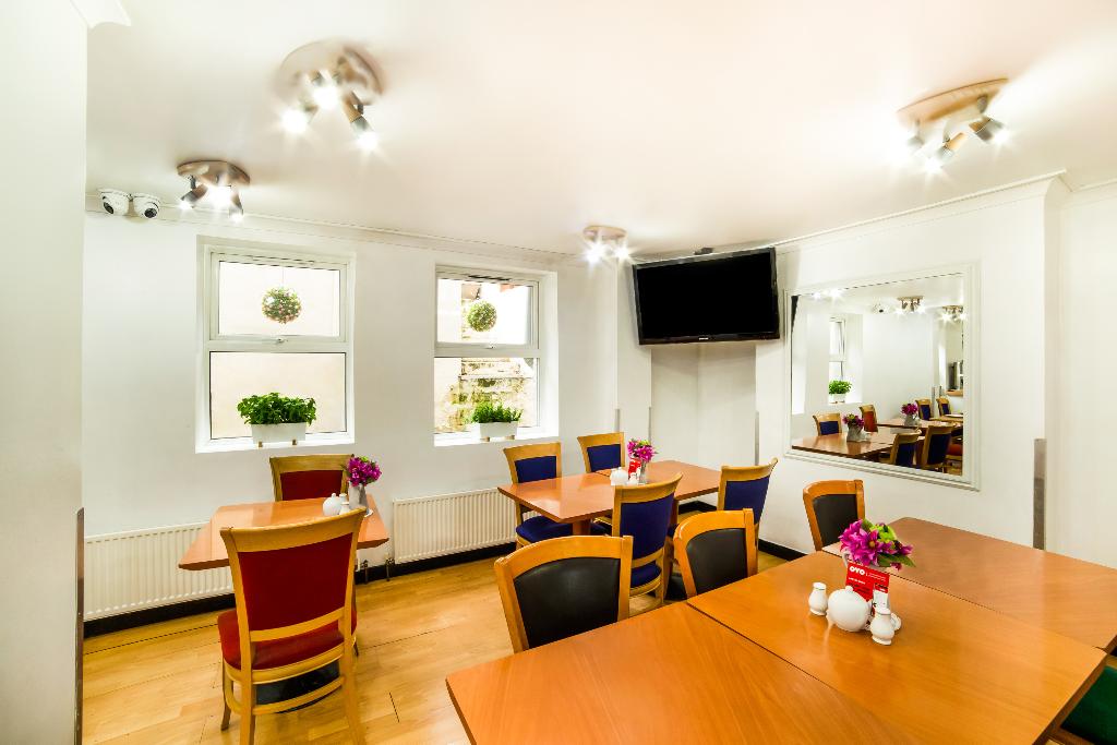 Hotel OYO Townhouse New England, London Victoria, Großbritannien, London. Großes 24