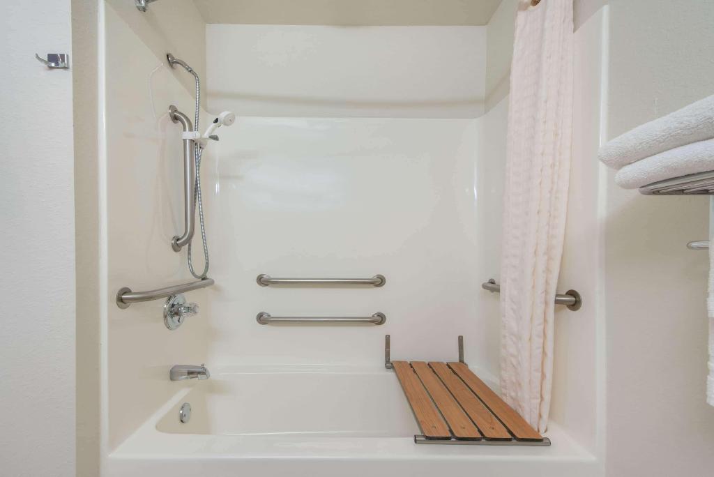 Microtel Inn & Suites By Wyndham Altus