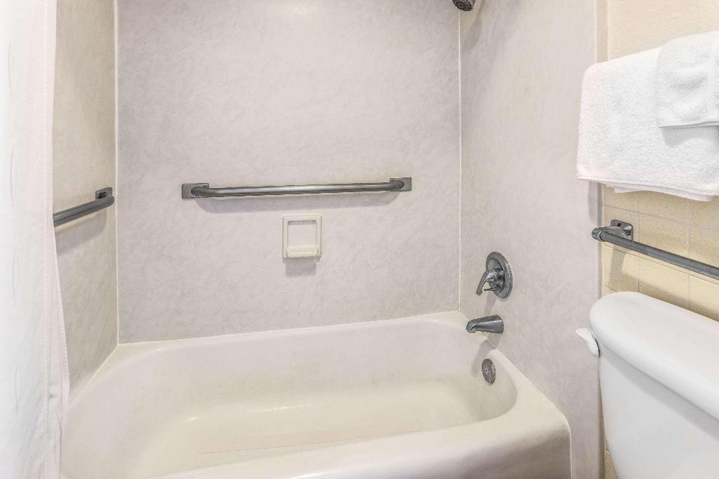 Days Inn by Wyndham Leesville