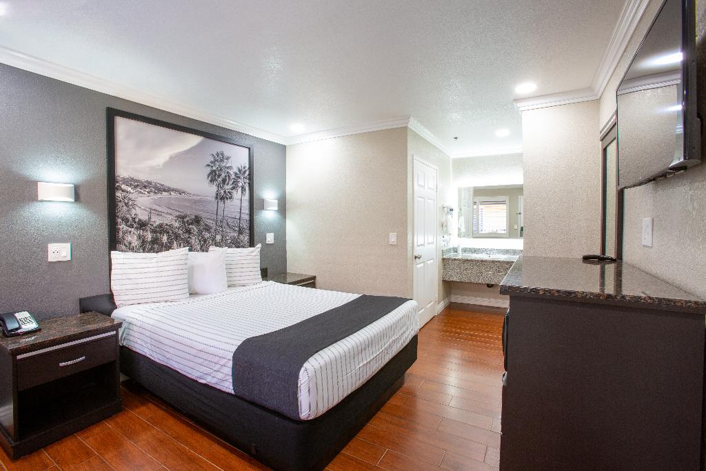 ELEV8 Hotel Los Angeles, LAX