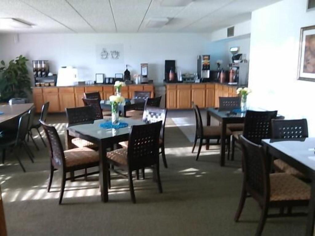 Sunset Inn & Suites - Lincoln Airport