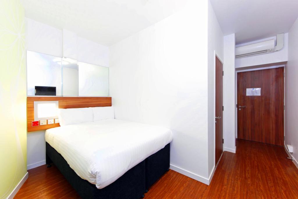 Hotel Point A Kings Cross, Großbritannien, London. Großes 1