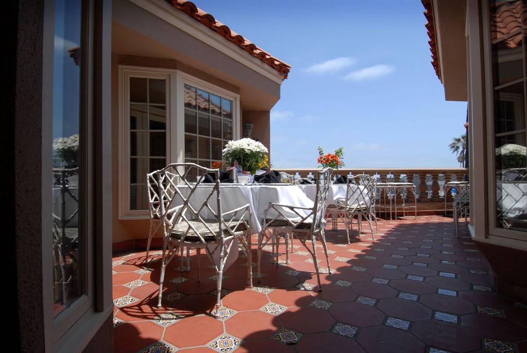 Dorymans Oceanfront Inn