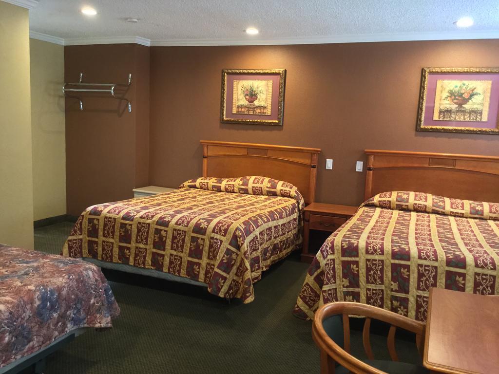 Bevonshire Lodge Motel - General view