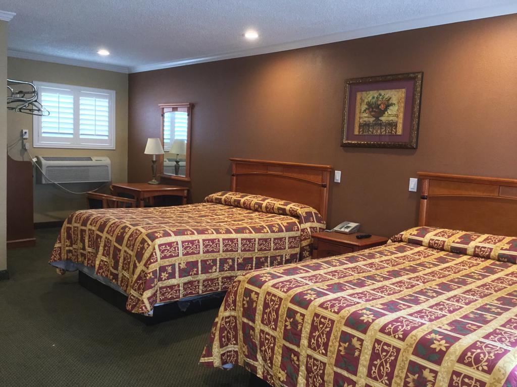Bevonshire Lodge Motel - General view