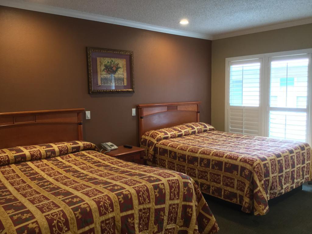Bevonshire Lodge Motel - General view