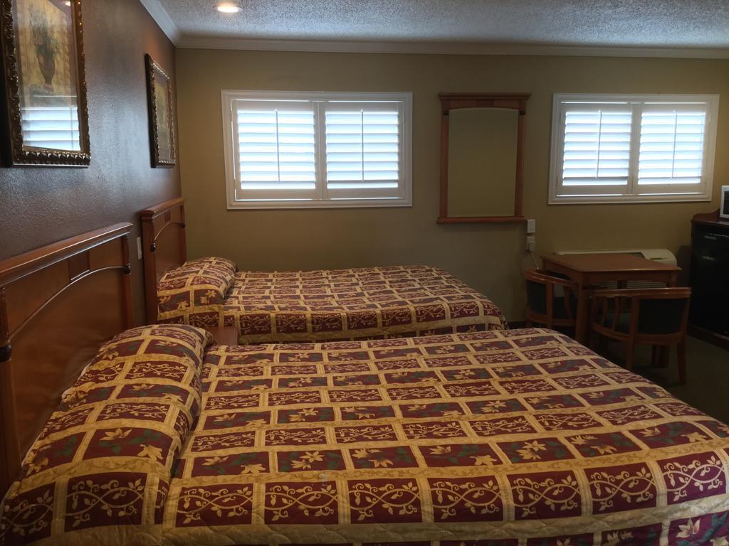 Bevonshire Lodge Motel - General view