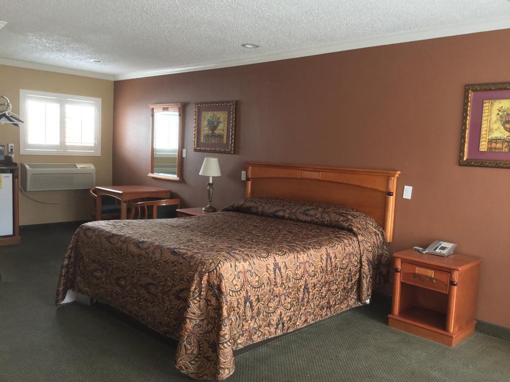Bevonshire Lodge Motel - General view