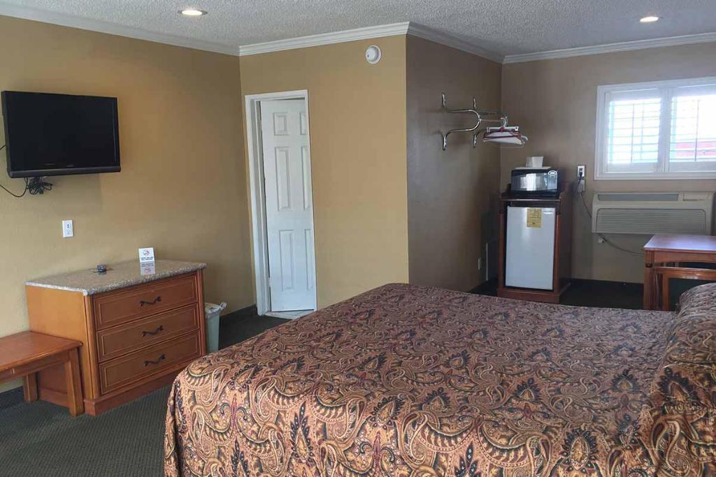 Bevonshire Lodge Motel