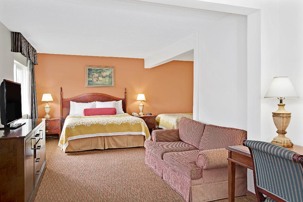 Torrance Inn & Suites