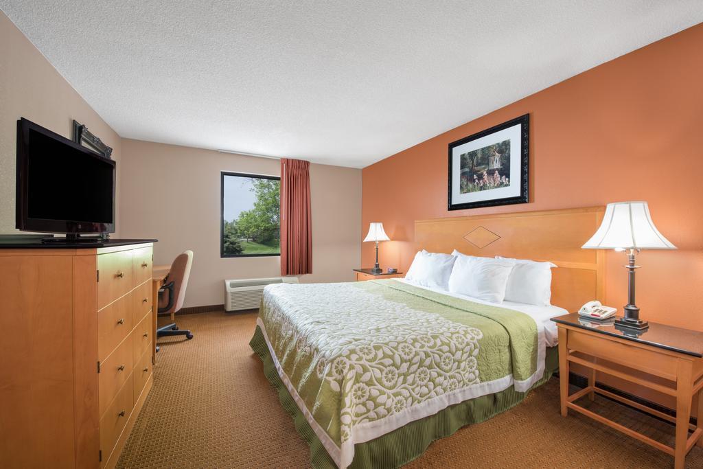 Hammock Hotel Lancaster