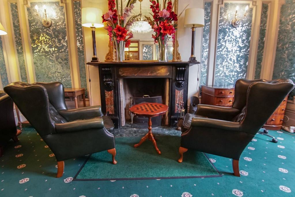 London Visitors Hotel - Sports and Entertainment