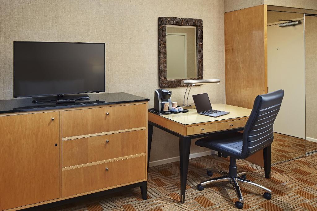Elan Hotel