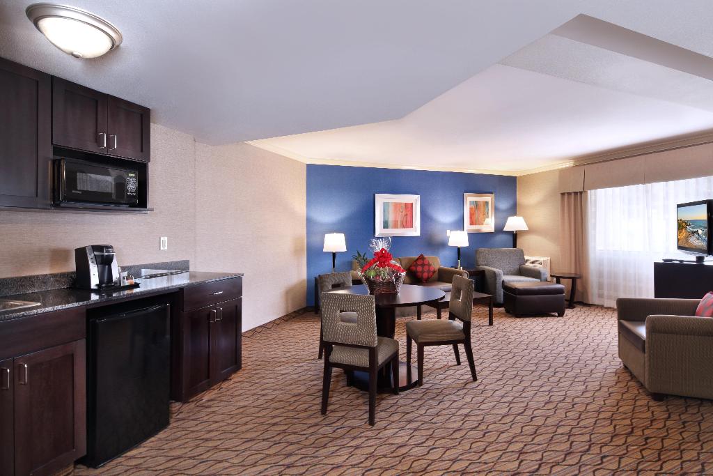 Holiday Inn Express Port Hueneme