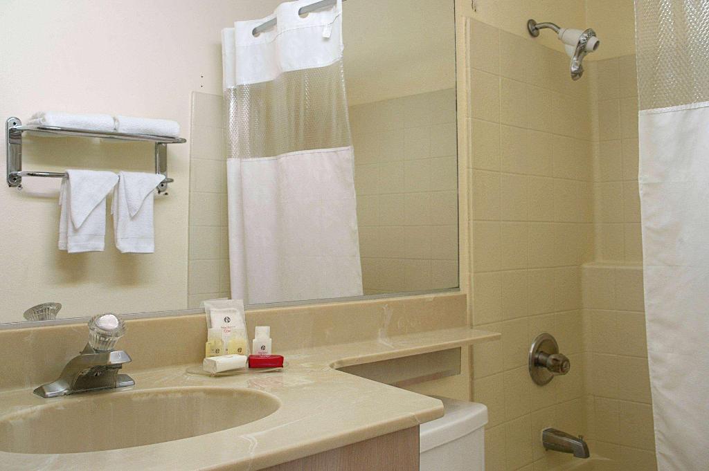 Hotel Ramada by Wyndham Los Angeles/Koreatown West, USA, Los Angeles. Großes 2