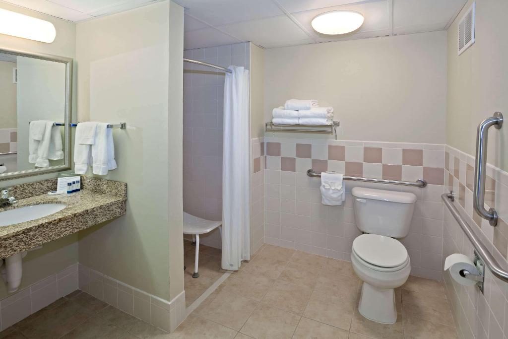 AmericInn by Wyndham Lincoln South