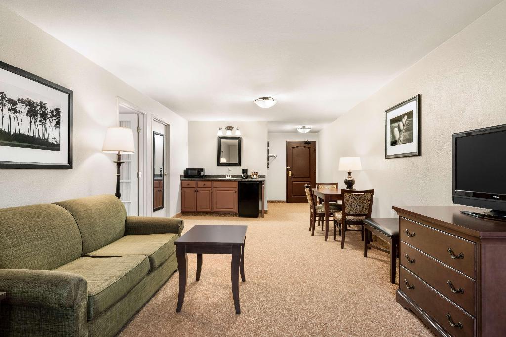 Country Inn & Suites Madison WI
