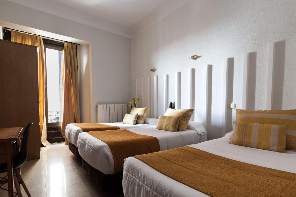 Josefina Hostal