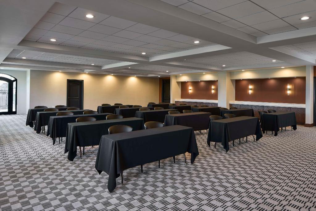 Bellasera Hotel & Suites Paso Robles, Tapestry