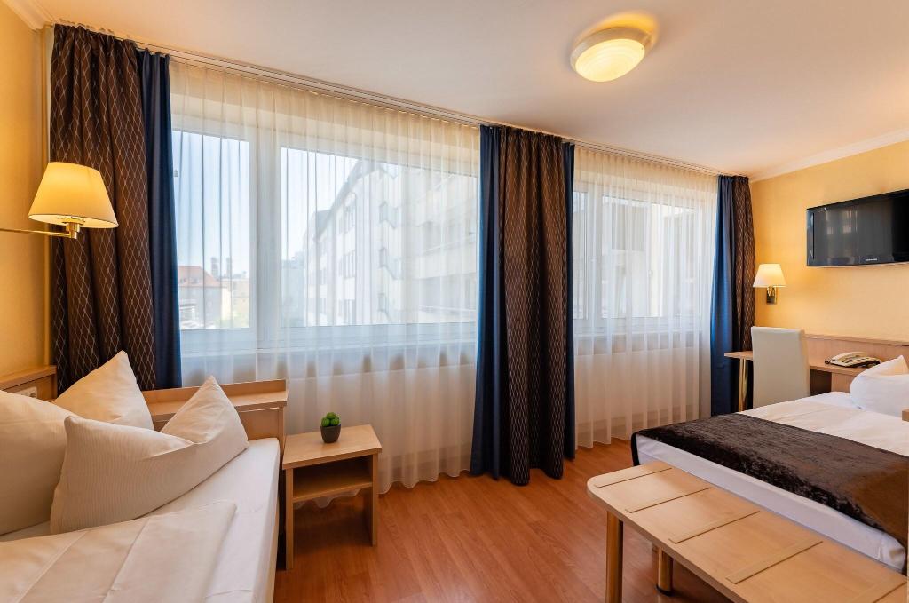 hotel-thumb