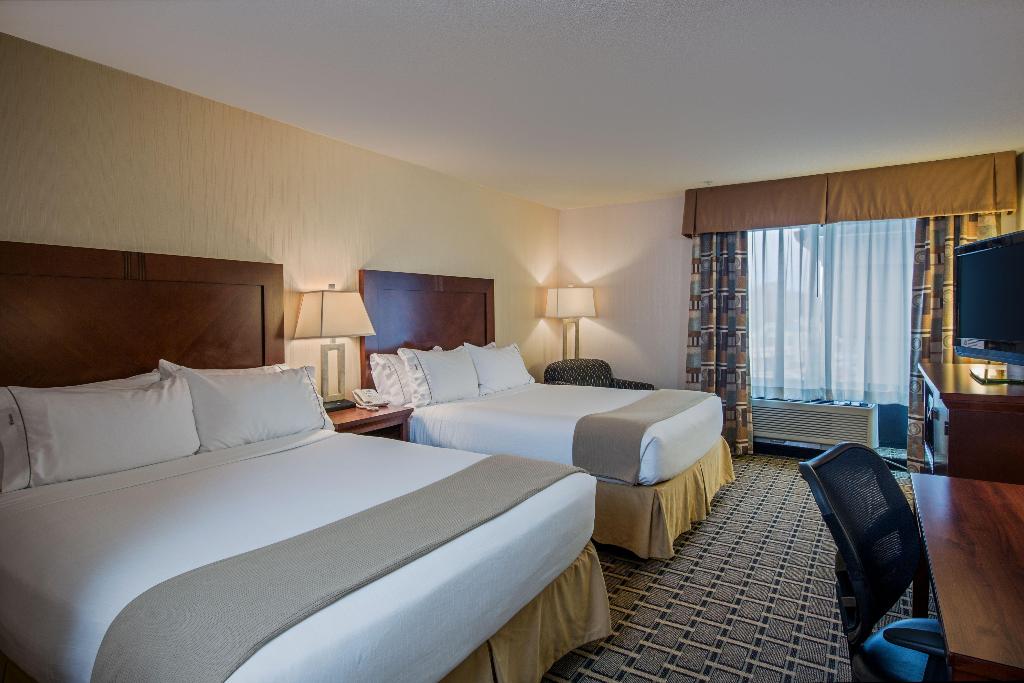 Holiday Inn Express Meadville (I-79 Exit 147A)