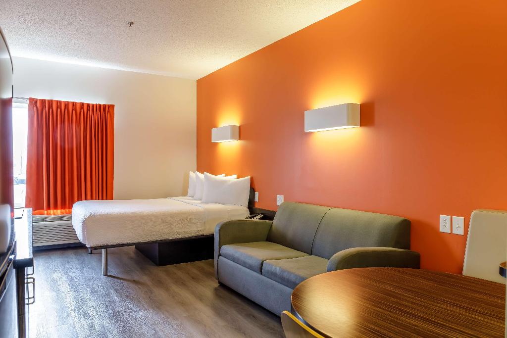 Motel 6 Headingley