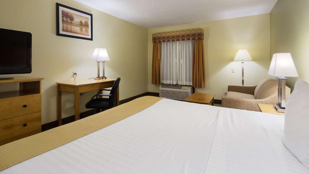 Best Western Crossroads Inn