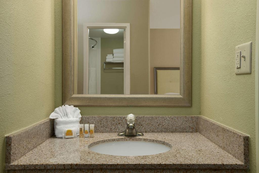 Days Inn by Wyndham Baltimore Inner Harbor