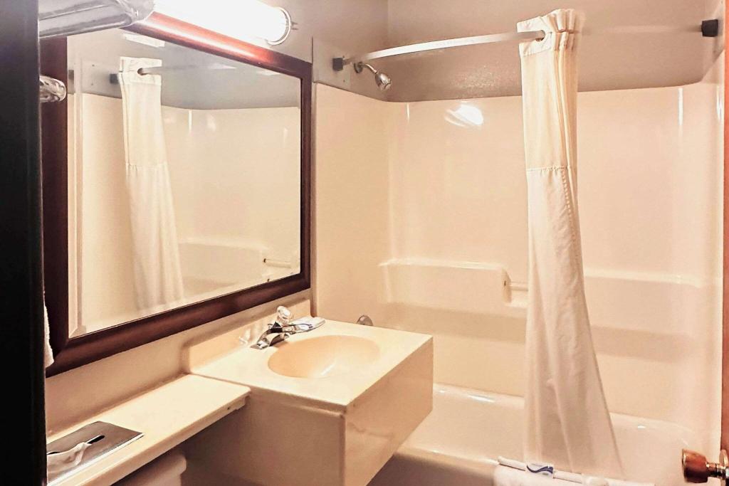 Quality Inn St. Paul-Minneapolis-Midway