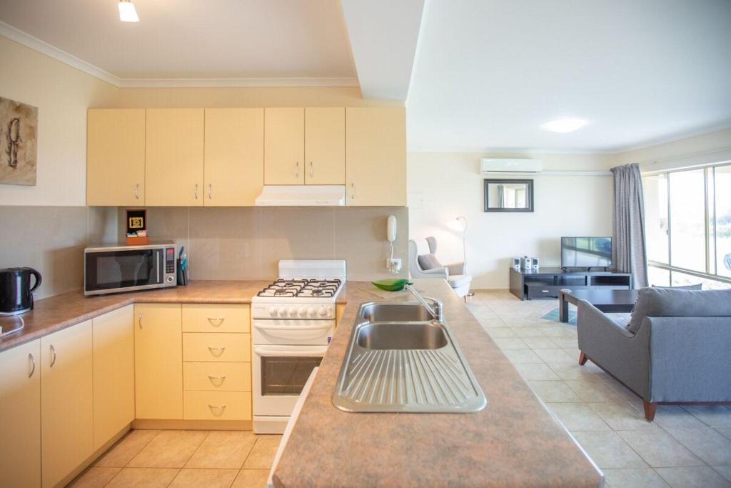 Robe Lakeview Motel & Apartments