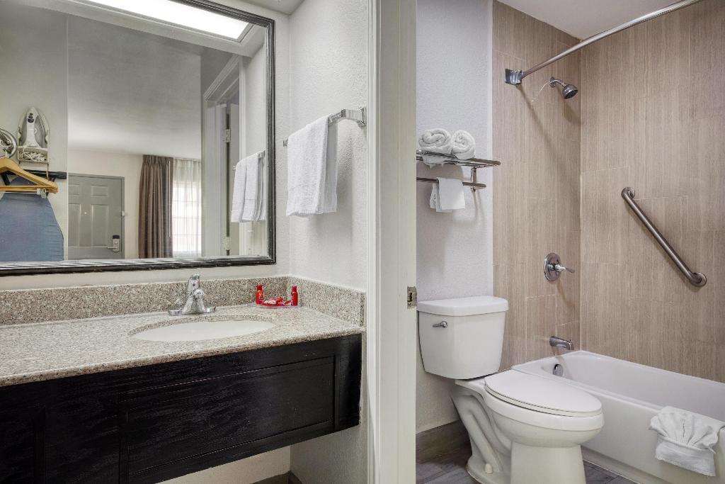 SureStay Hotel by Best Western Terrell