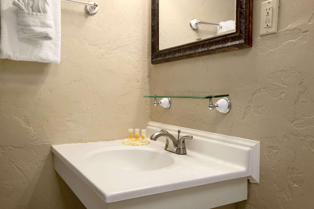 Montrose Value Lodge