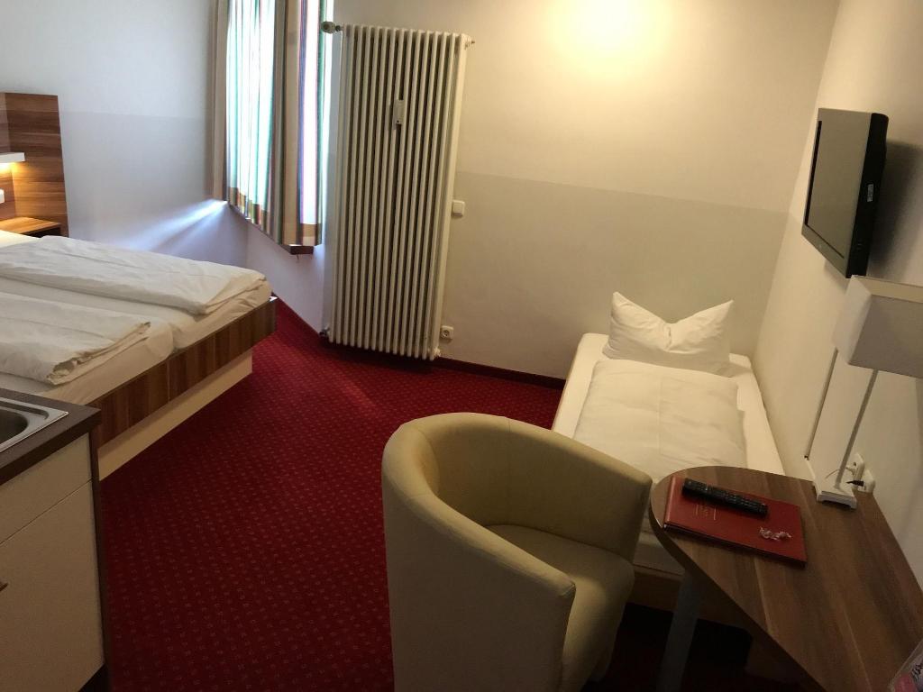 hotel-thumb