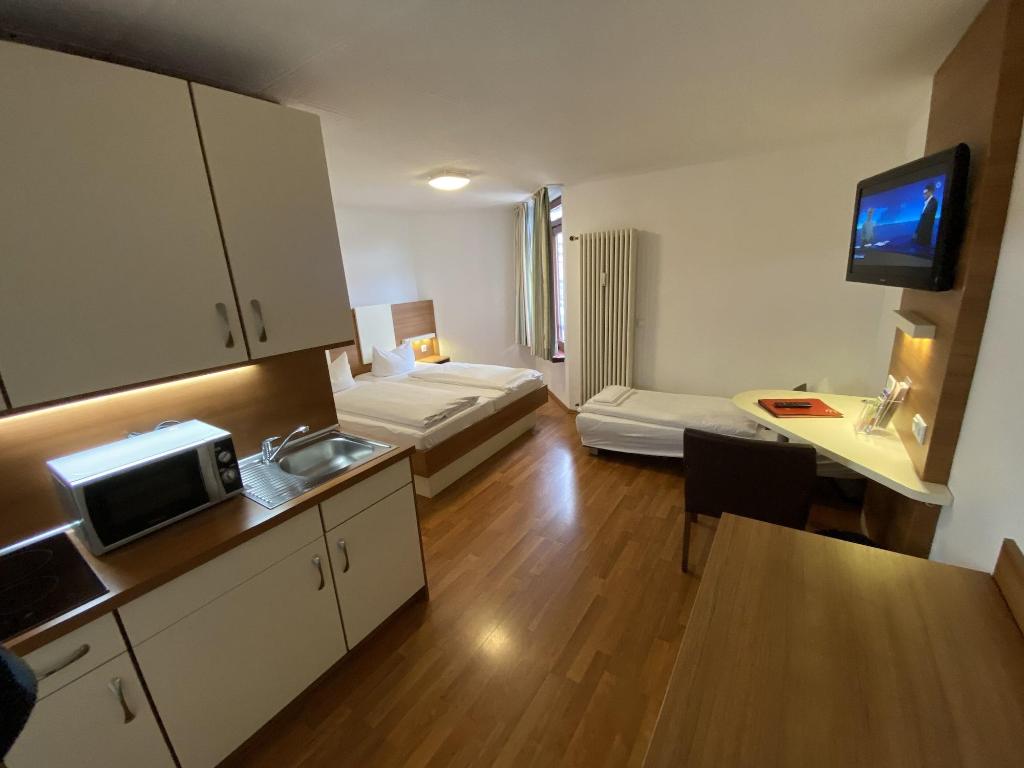 hotel-thumb